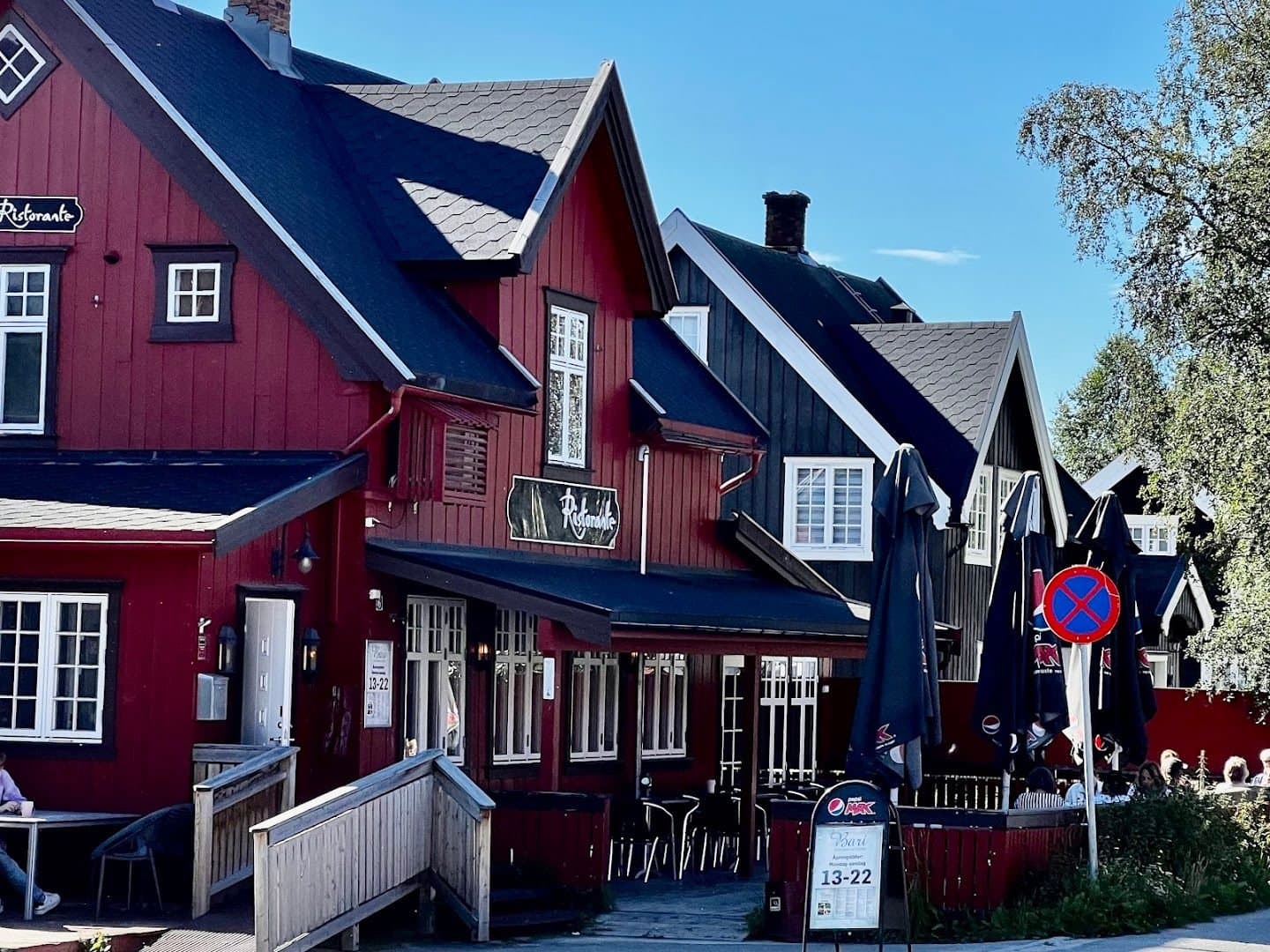 Bari Restaurant Exterior